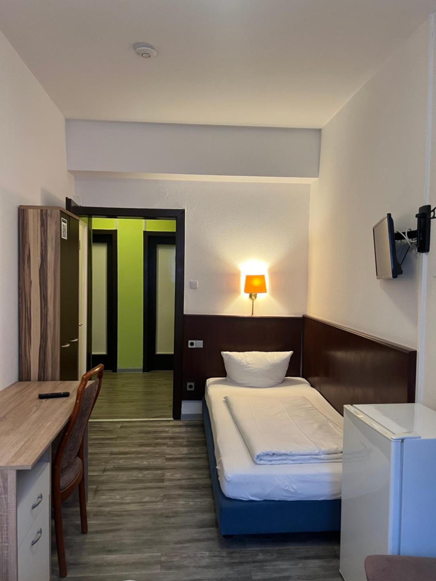Hotel Apollo Francoforte sul Meno Esterno foto